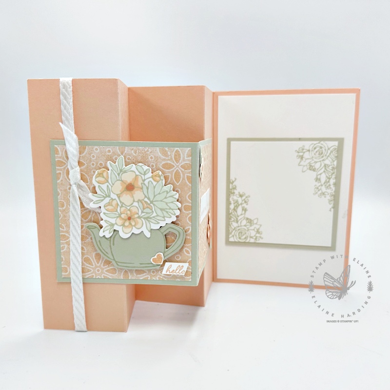 Concertina card open Country Flowers